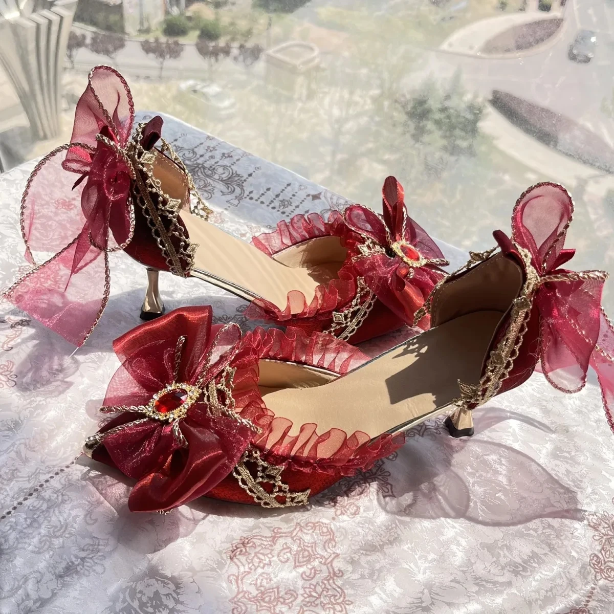 

Retro Court Romantic Style Cosplay Lolita Elegant Girl Red Satin Gem Lace Bow Gorgeous 8cm Flower Wedding High Heeled Shoes