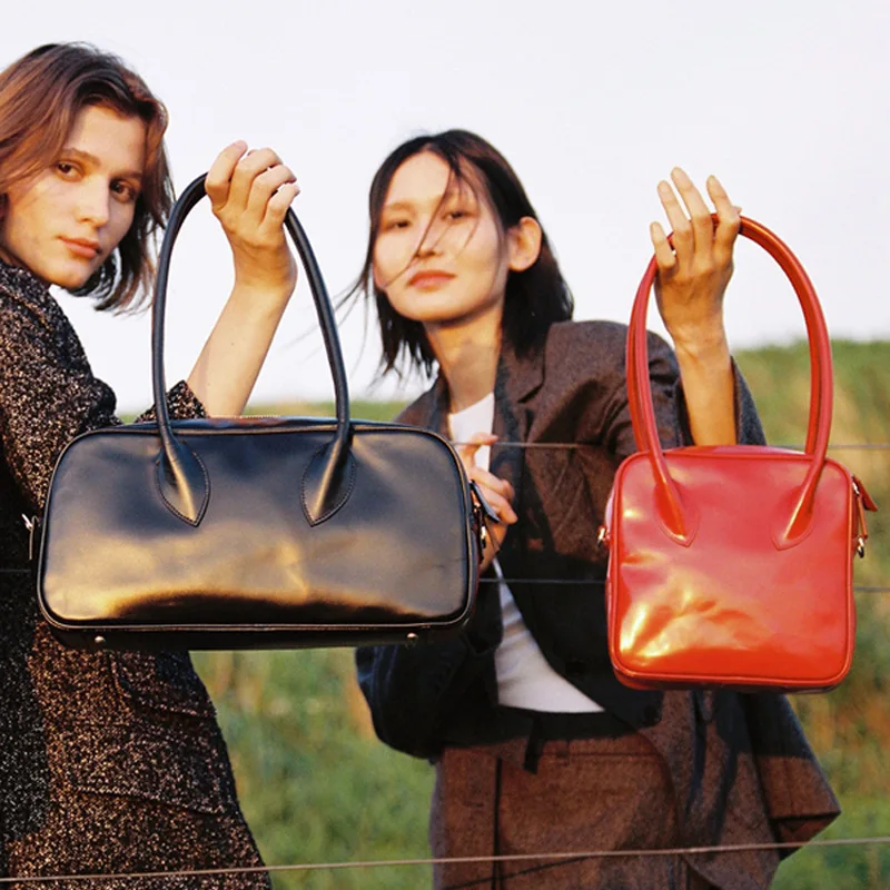 French Elegant Ladies Fashion Patent PU Leather Handbags Smooth Texture Crossbody Armpit Shoulder Bags Red Black Solid Color 
French Elegant Ladies Fashion Patent PU Leather Handbags Smooth Texture Crossbody Armpit Shoulder Bags Red Black Solid Color