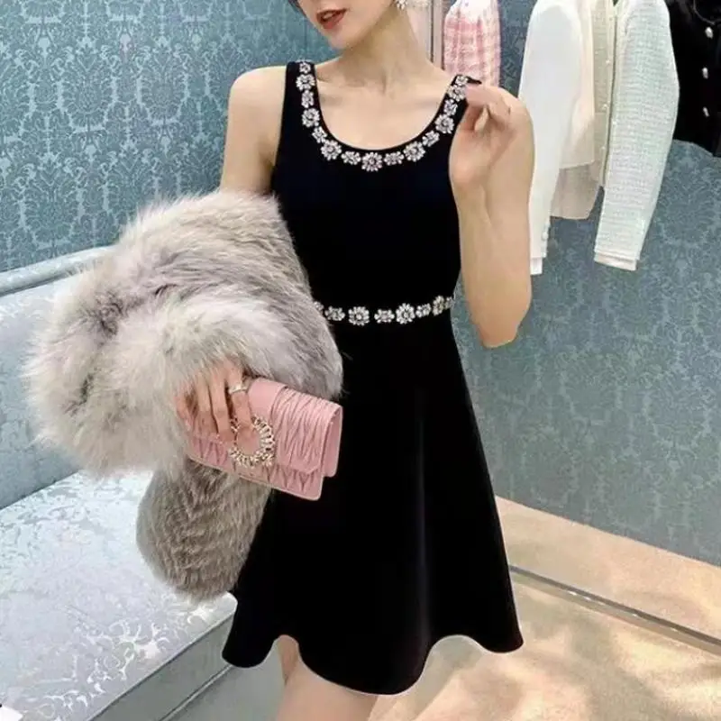 High-Waisted Sleeveless Diamond Backless O-Neck Dress French Luxury Bow Suspender Midi A-Line Dresses Women Brand New Clothing
High-Waisted Sleeveless Diamond Backless O-Neck Dress French Luxury Bow Suspender Midi A-Line Dresses Women Brand New Clothing