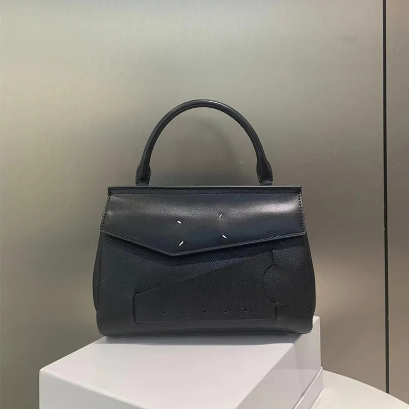 2023 New Small Square Women's Bag Advanced Sense Postman Paper Fold Handheld Skew Straddle Fashion Large Capacity Flip
2023 New Small Square Women's Bag Advanced Sense Postman Paper Fold Handheld Skew Straddle Fashion Large Capacity Flip