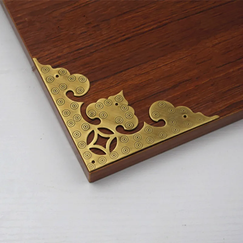 Antique Corner Protector Decorative Decorative Corners for Furniture Chinese Pure Copper Cabinet Brackets Metal Crafts Hardware
Antique Corner Protector Decorative Decorative Corners for Furniture Chinese Pure Copper Cabinet Brackets Metal Crafts Hardware