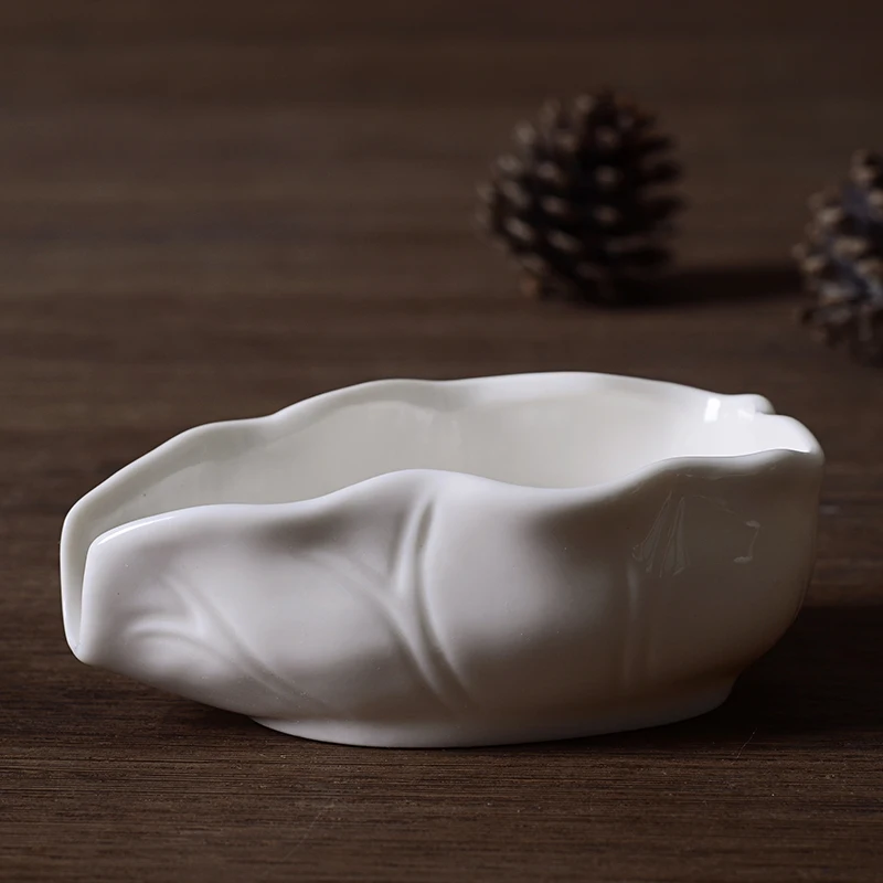 

[GRANDNESS] Lotus Leaf Shape White Porcelain Tea Presentation Vessel Cha He tea scoop teaspoon