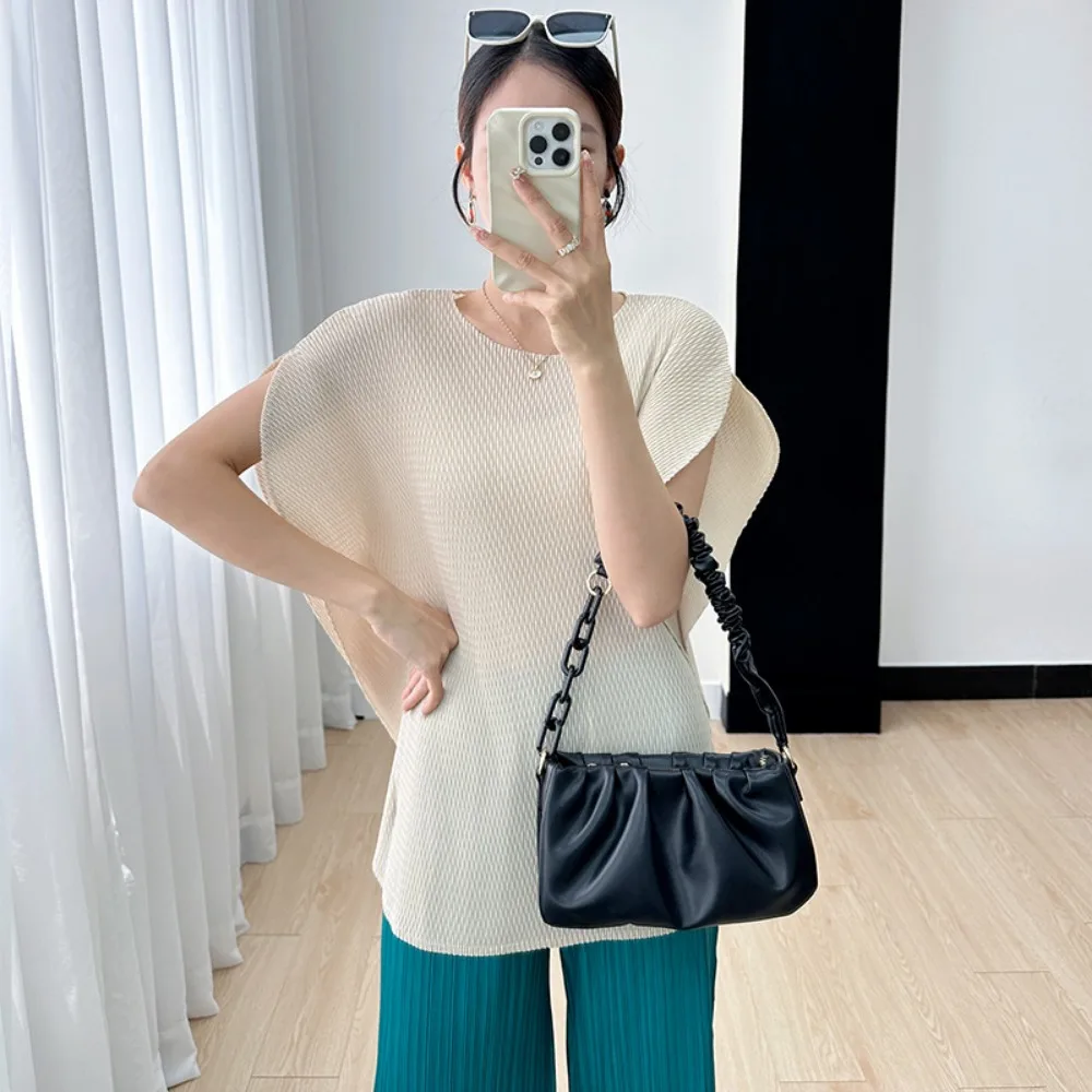 Miyake Tops Women 2023 Autumn New Wild Temperament Commuting Solid Color Simple Fashion Round Neck Short-sleeved T-shirt Loose
Miyake Tops Women 2023 Autumn New Wild Temperament Commuting Solid Color Simple Fashion Round Neck Short-sleeved T-shirt Loose