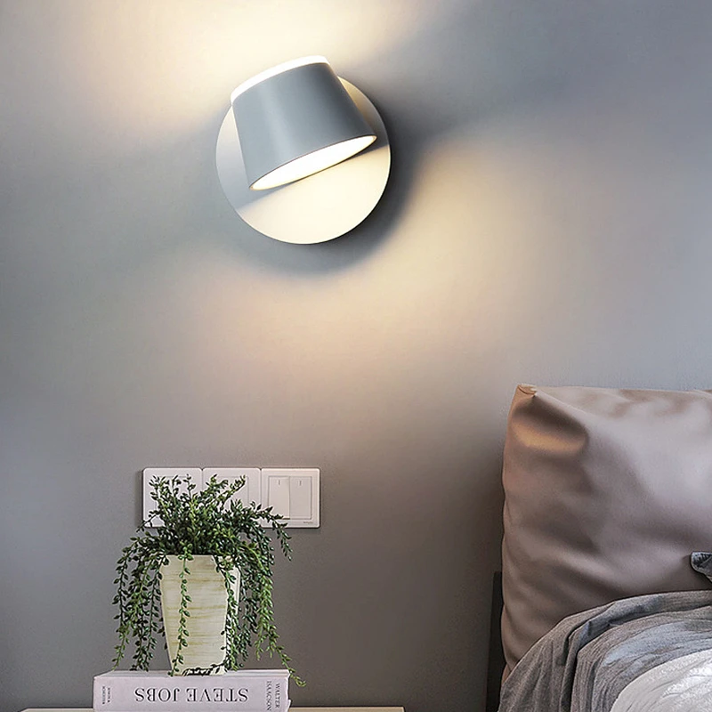 Nordic Simple Bedside Decorative Wall Lamp Modern High-quality Metal Sconce Living Room Restaurant Study Creative LED Wall Light 
Nordic Simple Bedside Decorative Wall Lamp Modern High-quality Metal Sconce Living Room Restaurant Study Creative LED Wall Light