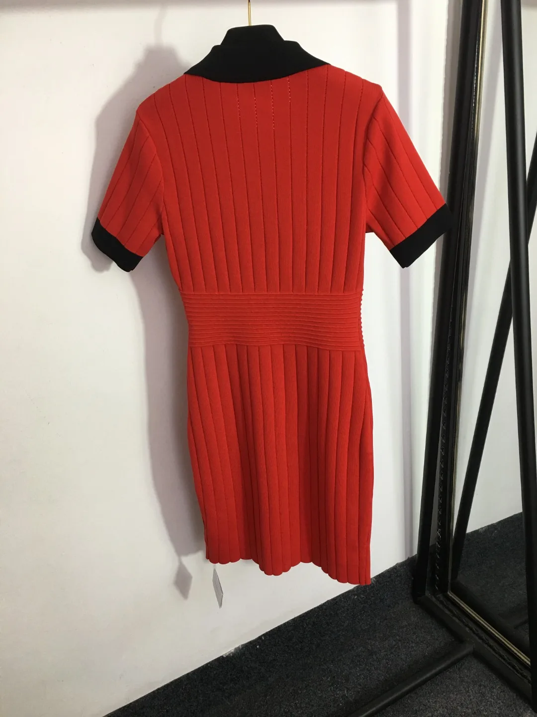2023 Latest Lion Head Button Vertical Stripe Wrapped Hip Waist Flap Short Sleeve Knitted Dress
2023 Latest Lion Head Button Vertical Stripe Wrapped Hip Waist Flap Short Sleeve Knitted Dress