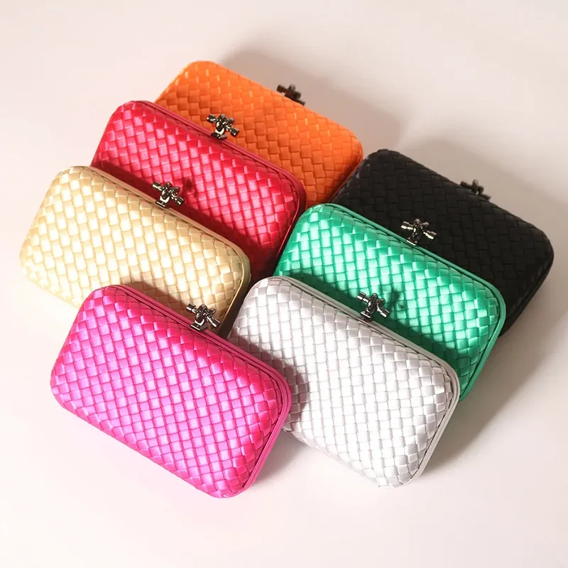 Women Party Artificial Shoulder Casual 2023 Luxury Clutch Handbags Banquet Bag Designer Bags Gift Evening For Business Silk Lady
Women Party Artificial Shoulder Casual 2023 Luxury Clutch Handbags Banquet Bag Designer Bags Gift Evening For Business Silk Lady
