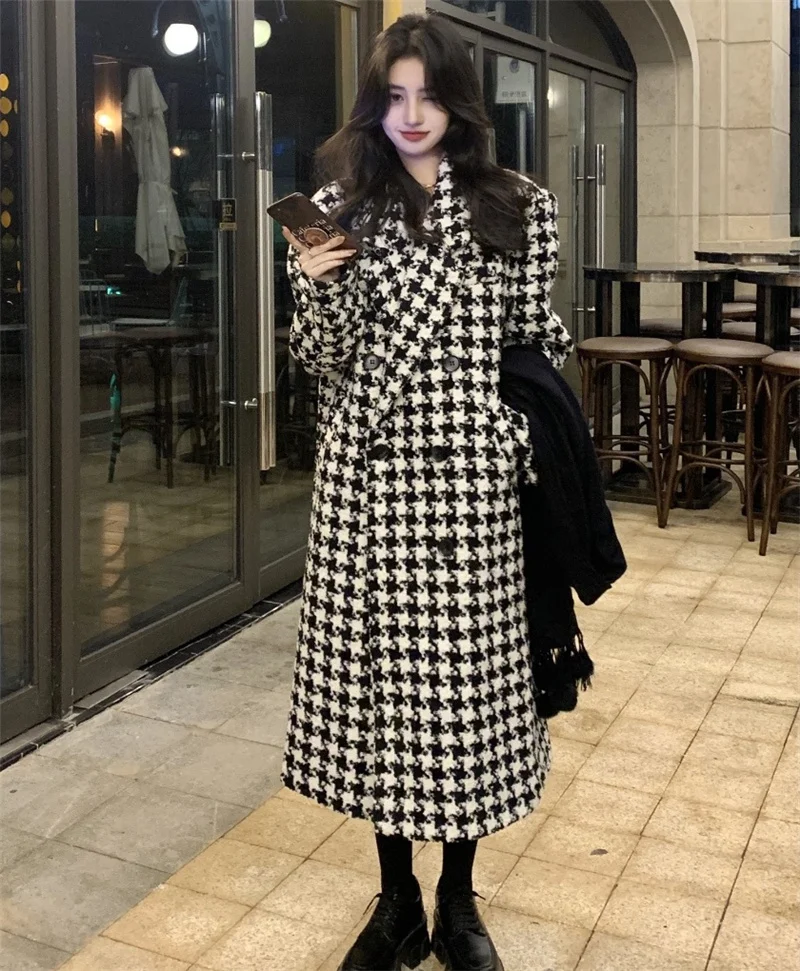 Houndstooth Woolen Windbreaker Women Overcoat Autumn Winter 2024 New Loose Long Thicke Plaid Wool Coat Female Outwear Casaco
Houndstooth Woolen Windbreaker Women Overcoat Autumn Winter 2024 New Loose Long Thicke Plaid Wool Coat Female Outwear Casaco