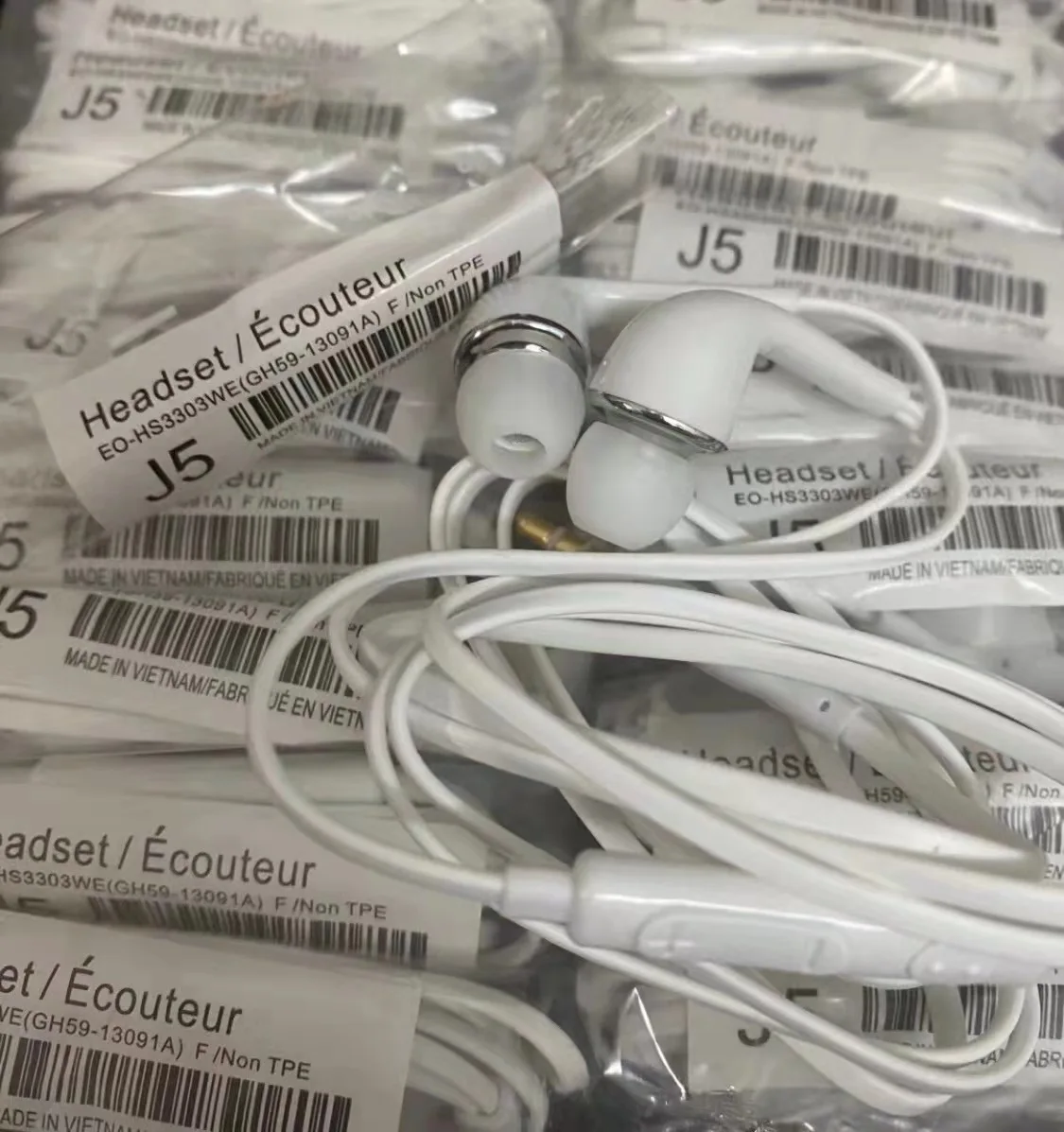 

100pcs/lot AAAA J5 Headsets In-ear Earphones Headphones Hands-free with Mic For Samsung HTC Xiaomi Phones