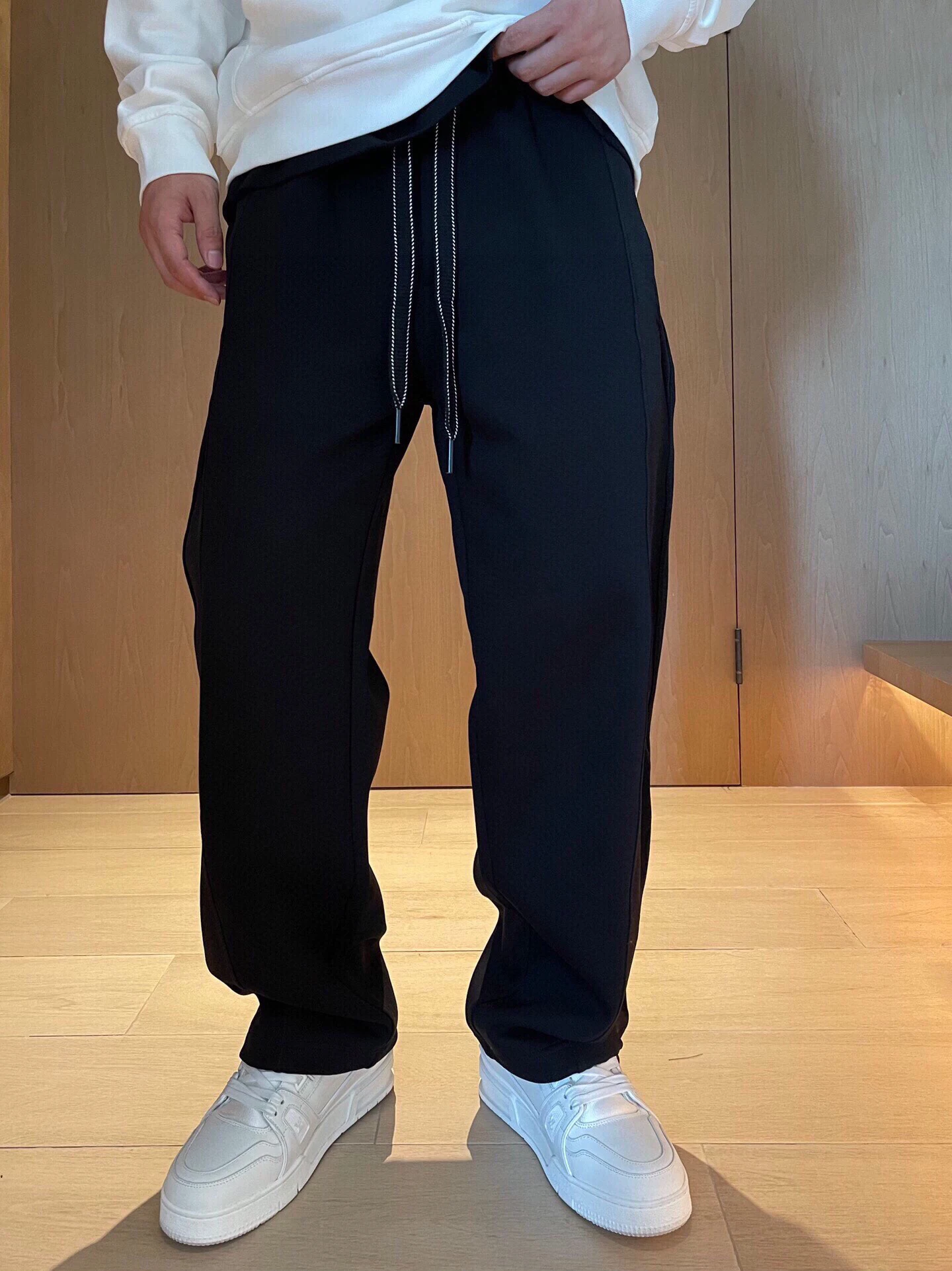 Mmsix Brand Men's Pants 2024 Autumn Winter Digital Embroidery Design Long Sweatpants Casual Cotton Elastic Waist Trouser for Men
Mmsix Brand Men's Pants 2024 Autumn Winter Digital Embroidery Design Long Sweatpants Casual Cotton Elastic Waist Trouser for Men