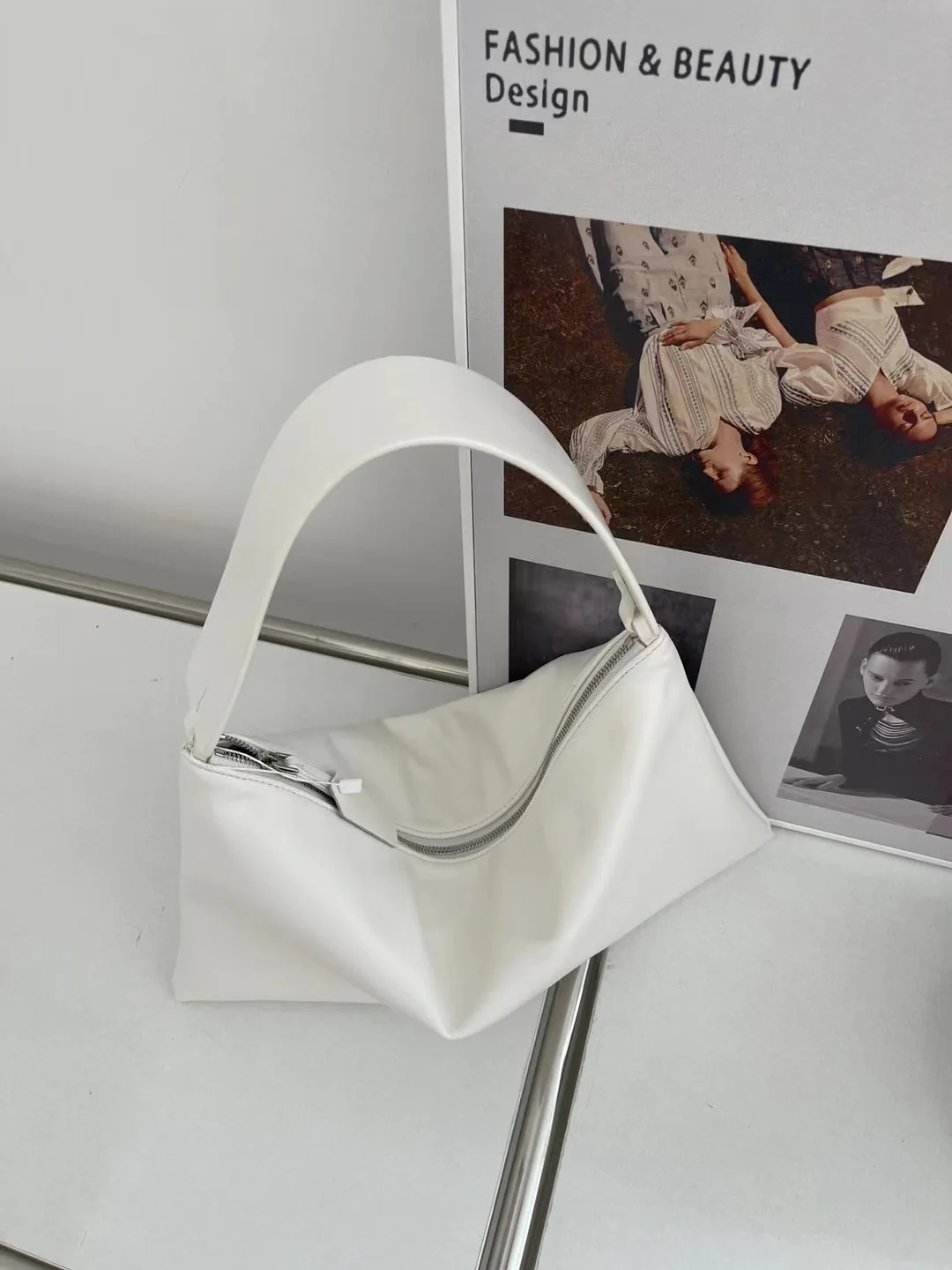 FIRMRANCH Simple Solid Classic Design Comfortable Wide Shoulder Strap Large Capacity Cowhide Underarm Bag Woman Pretty Purse
FIRMRANCH Simple Solid Classic Design Comfortable Wide Shoulder Strap Large Capacity Cowhide Underarm Bag Woman Pretty Purse
