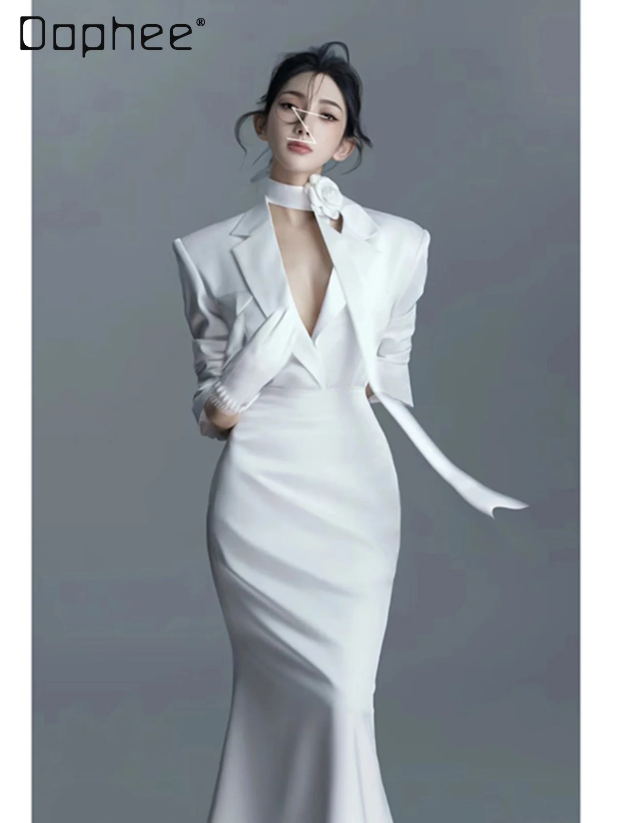 High-end White Skirt Suit Women's Neck Flower Ribbon Satin Blazer Jacket and Elegant Slim Trailing Long Fishtail Skirts 3 Pieces
High-end White Skirt Suit Women's Neck Flower Ribbon Satin Blazer Jacket and Elegant Slim Trailing Long Fishtail Skirts 3 Pieces
