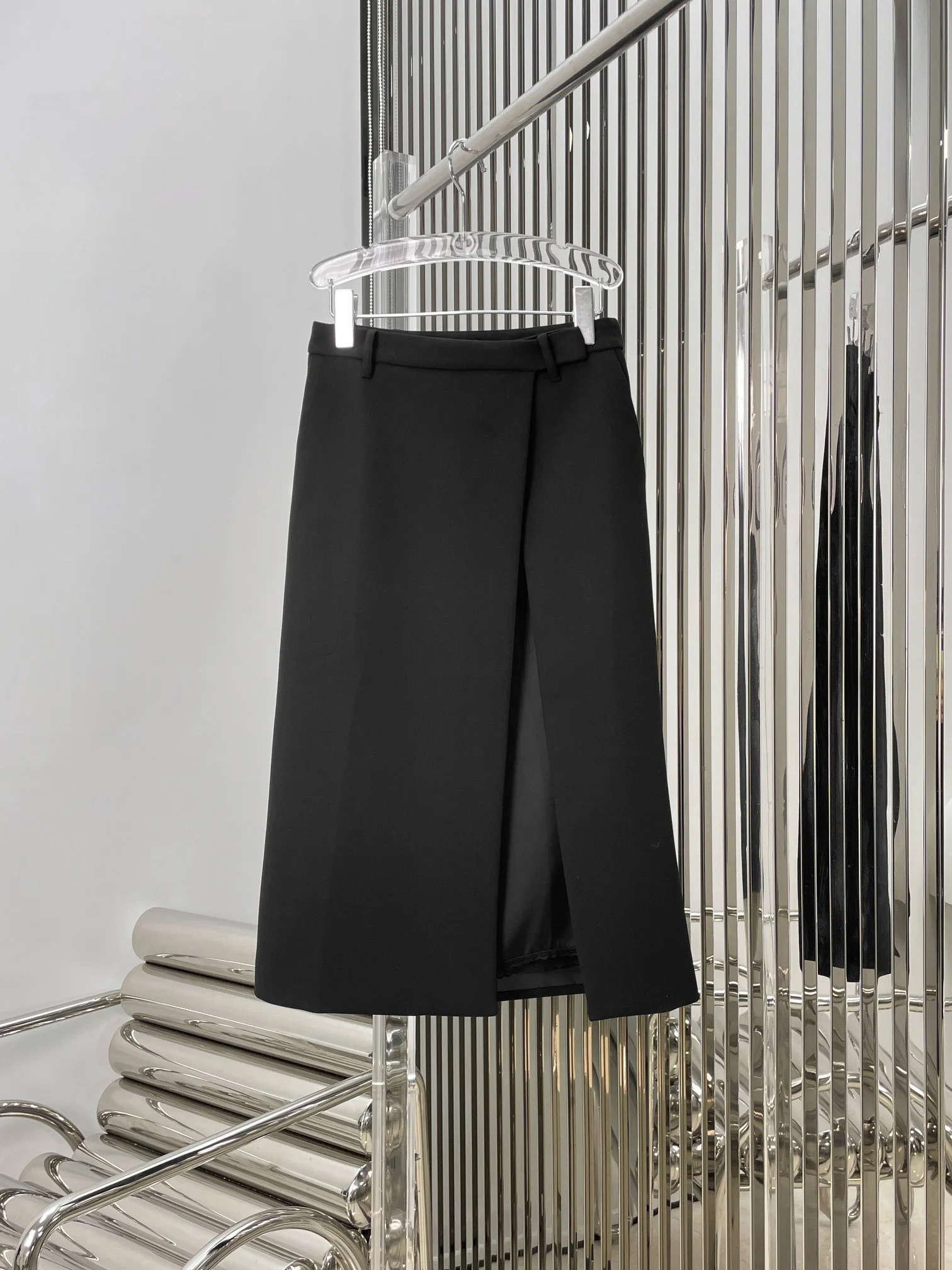 2023Spring and summer new women's niche fashion simple wind long style high waist slit western half skirt
2023Spring and summer new women's niche fashion simple wind long style high waist slit western half skirt