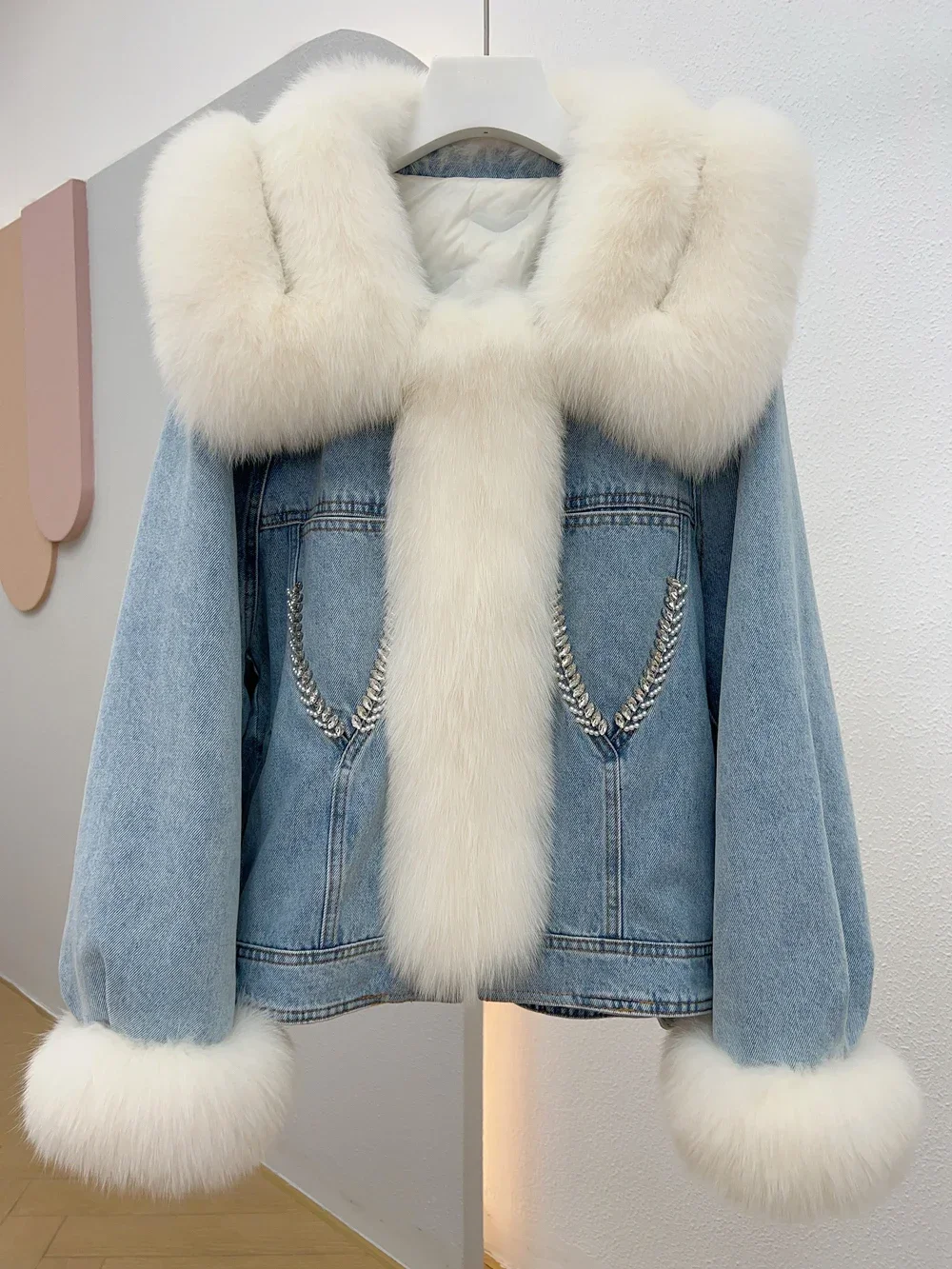 2023 Women's Winter Denim Jackets Natural Real Fox Fur Big Collar Goose Down Coat Outwear Luxury Female Jacket
2023 Women's Winter Denim Jackets Natural Real Fox Fur Big Collar Goose Down Coat Outwear Luxury Female Jacket