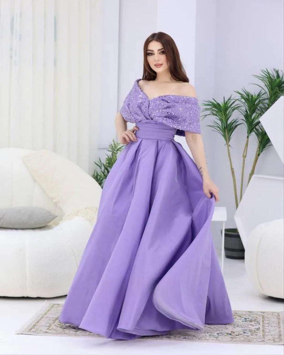 Vintage Off The Shoulder Evening Dresses Pleated Sequins Prom Dresses Robes de soirée Backless Floor Length Party Gowns
Vintage Off The Shoulder Evening Dresses Pleated Sequins Prom Dresses Robes de soirée Backless Floor Length Party Gowns