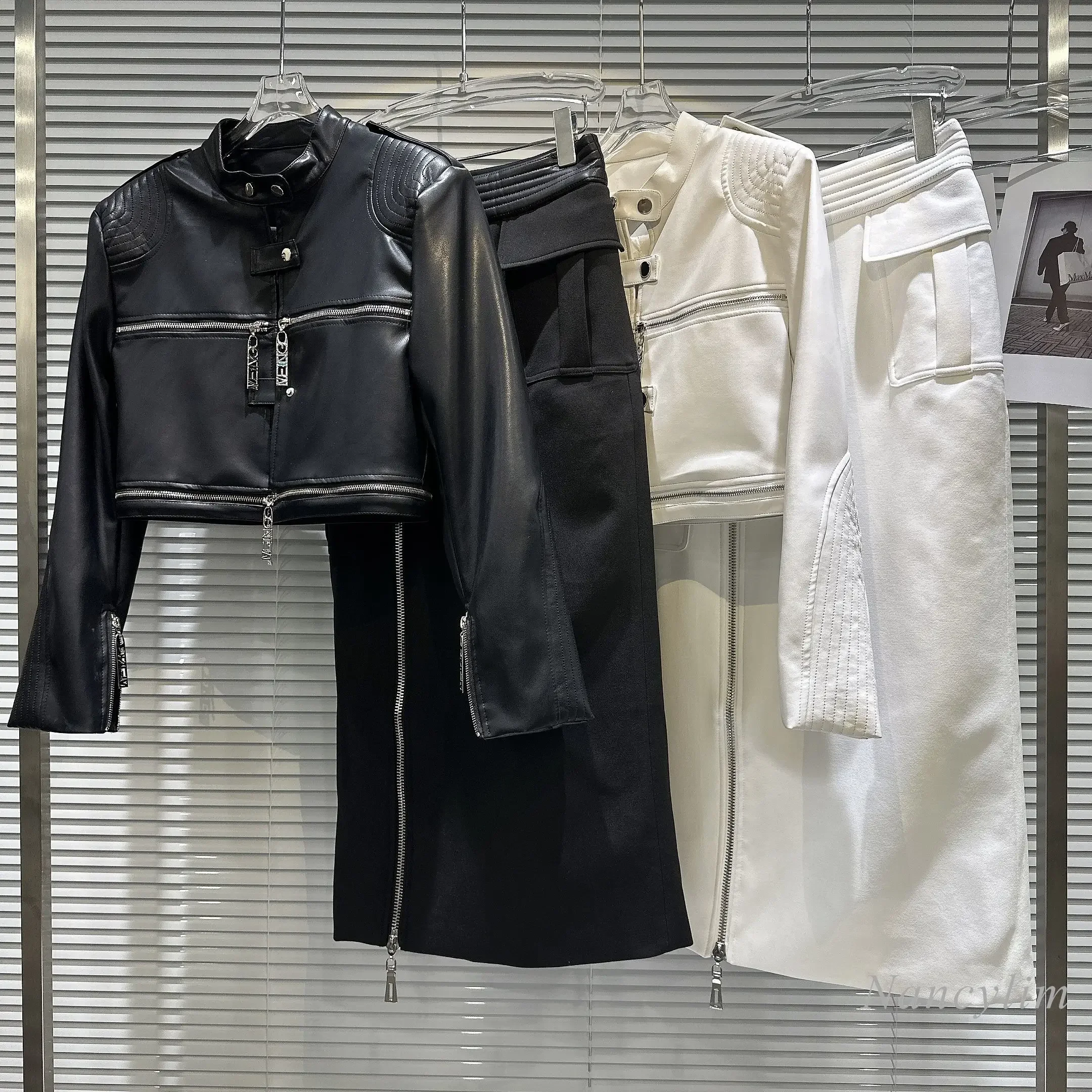 Autumn Leather Sets Two Piece Set New Niche Short Zipper Pu Leather Jacket + Patchwork Zipper Skirt Lady Outwears Buy Separately
Autumn Leather Sets Two Piece Set New Niche Short Zipper Pu Leather Jacket + Patchwork Zipper Skirt Lady Outwears Buy Separately