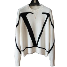 2021 Autumn Winter New Fashion Contrast Large V Letter Jacquard Sweater Women's Round Neck Pullover Loose Versatile Sweater
2021 Autumn Winter New Fashion Contrast Large V Letter Jacquard Sweater Women's Round Neck Pullover Loose Versatile Sweater