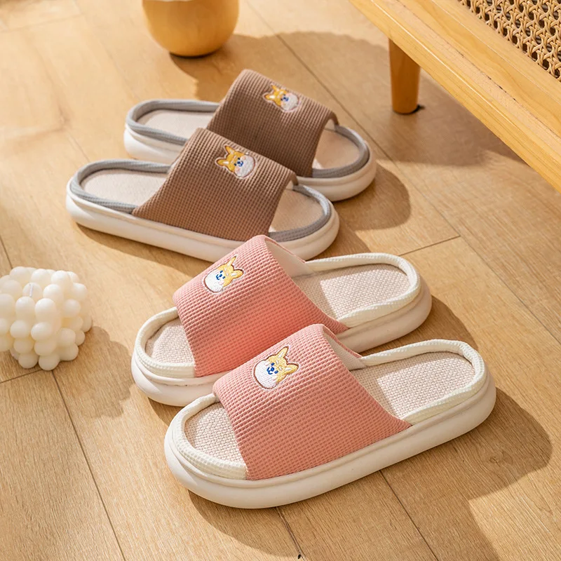 A0149 Linen slippers for men and women at home, four seasons home couple indoor anti-slip silent cotton linen floor home slipper
A0149 Linen slippers for men and women at home, four seasons home couple indoor anti-slip silent cotton linen floor home slipper