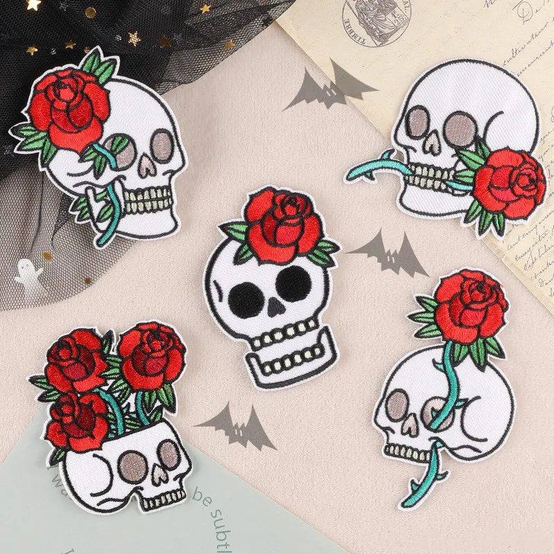 

1pcs Mix New Skull Patches for Clothing Iron on Embroidered Sew Applique Cute Patch Fabric Badge Garment DIY Apparel Accessories