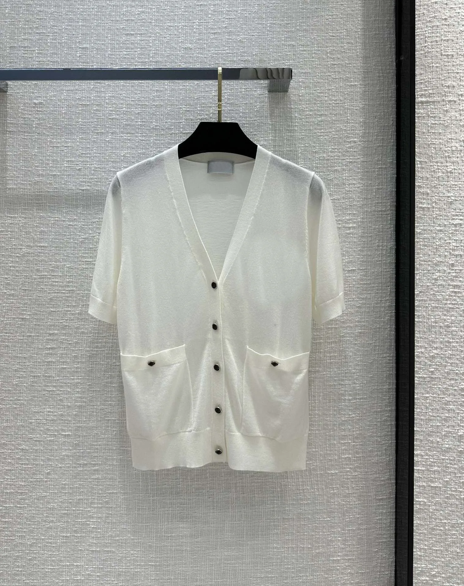 2023 Knitted short - sleeved cardigan, French elegant spring breath assorted single products
2023 Knitted short - sleeved cardigan, French elegant spring breath assorted single products