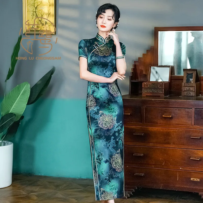 【HONGLU】New Year Explosion Handmade Silk Qipao Chinese Wedding Dress High-end Slim-fit Cheongsam Chinese Style Dress
【HONGLU】New Year Explosion Handmade Silk Qipao Chinese Wedding Dress High-end Slim-fit Cheongsam Chinese Style Dress