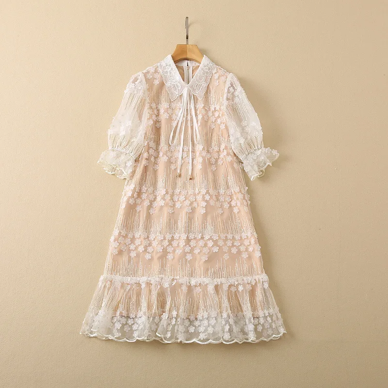 European and American women's wear autumn 2022 new styles Five-point sleeve lapel three-dimensional flowers Fashion beaded dress
European and American women's wear autumn 2022 new styles Five-point sleeve lapel three-dimensional flowers Fashion beaded dress