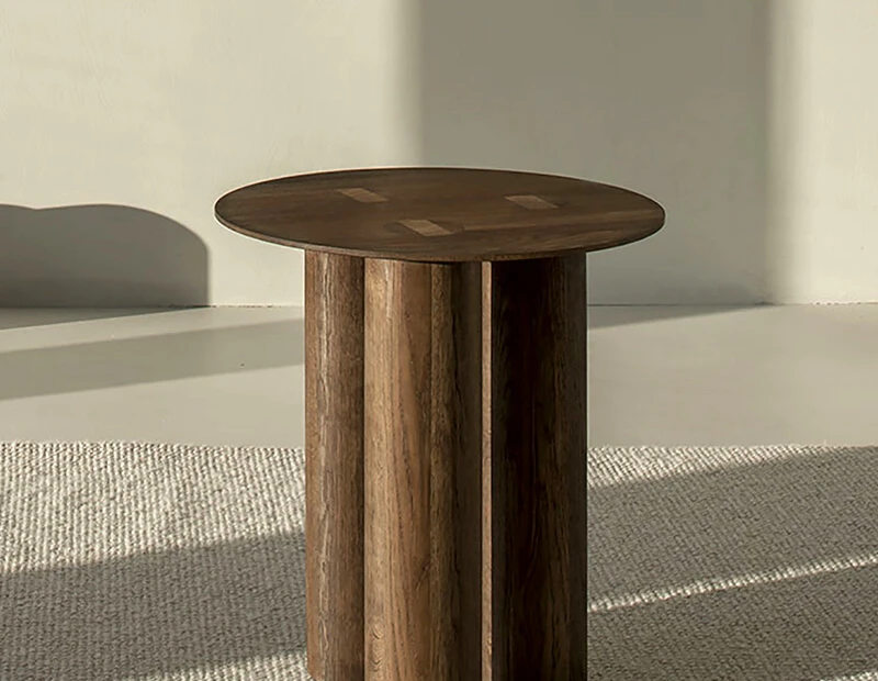 Oak solid wood movable small coffee table
Oak solid wood movable small coffee table