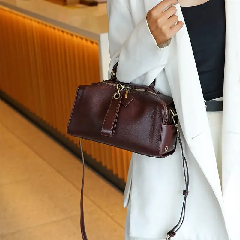 Vintage First Layer Cowhide Women Handbags Boston Style Ladies Tote Shoulder Bags Solid Color Genuine Leather Crossbody Bags
Vintage First Layer Cowhide Women Handbags Boston Style Ladies Tote Shoulder Bags Solid Color Genuine Leather Crossbody Bags
