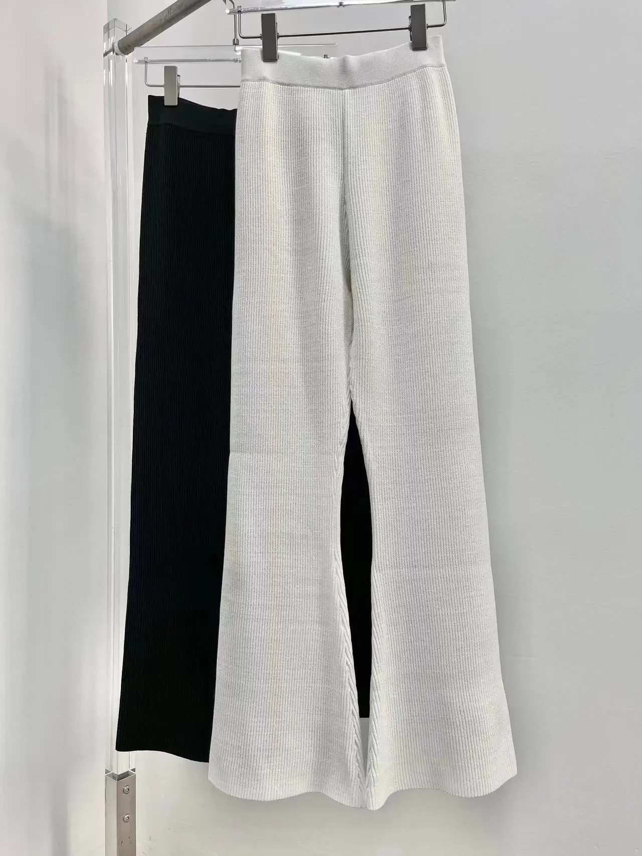 Fyion High Quality Women's Pants Fashion Runway Heavy Long Knit Pants Waist Elastic Autumn 2022 New Design
Fyion High Quality Women's Pants Fashion Runway Heavy Long Knit Pants Waist Elastic Autumn 2022 New Design