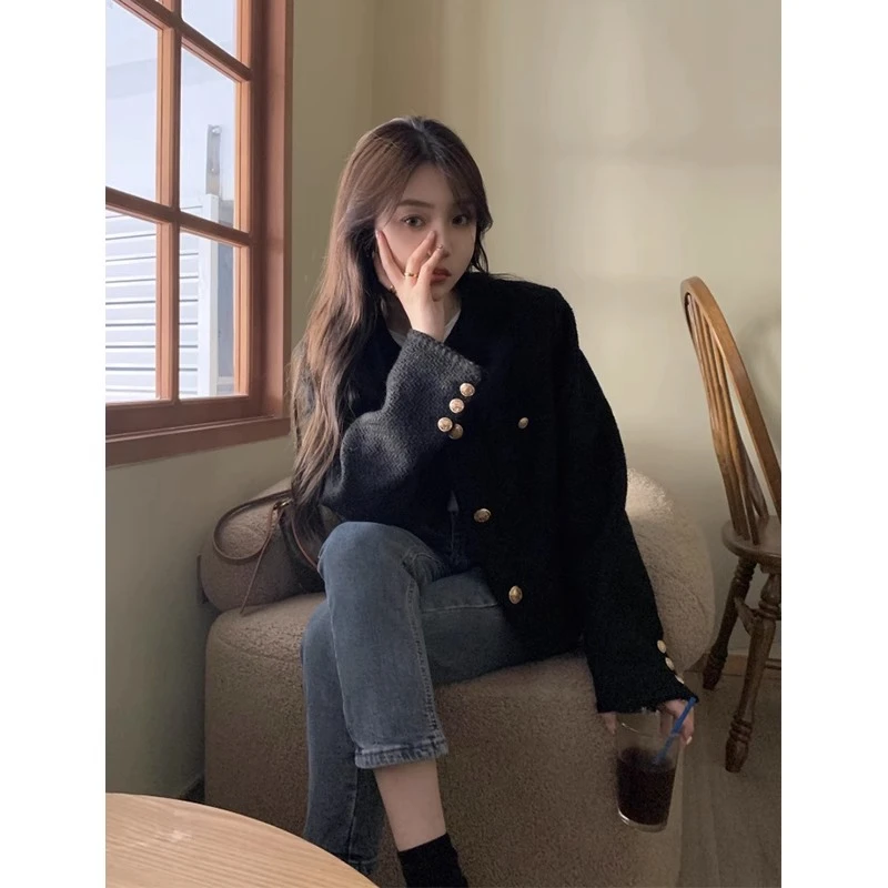 Women's Small Fragrant Style Short Coarse Woolen Suit Blazer Retro Casual Solid Color Round Neck Single Breasted Woolen Coats
Women's Small Fragrant Style Short Coarse Woolen Suit Blazer Retro Casual Solid Color Round Neck Single Breasted Woolen Coats