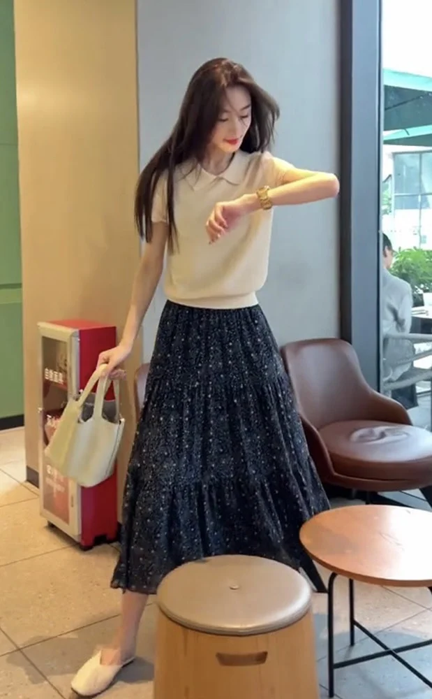 Новинка весна-лето 2023 женская одежда трикотажная одежда с цветочной юбкой 0801
Новинка весна-лето 2023 женская одежда трикотажная одежда с цветочной юбкой 0801