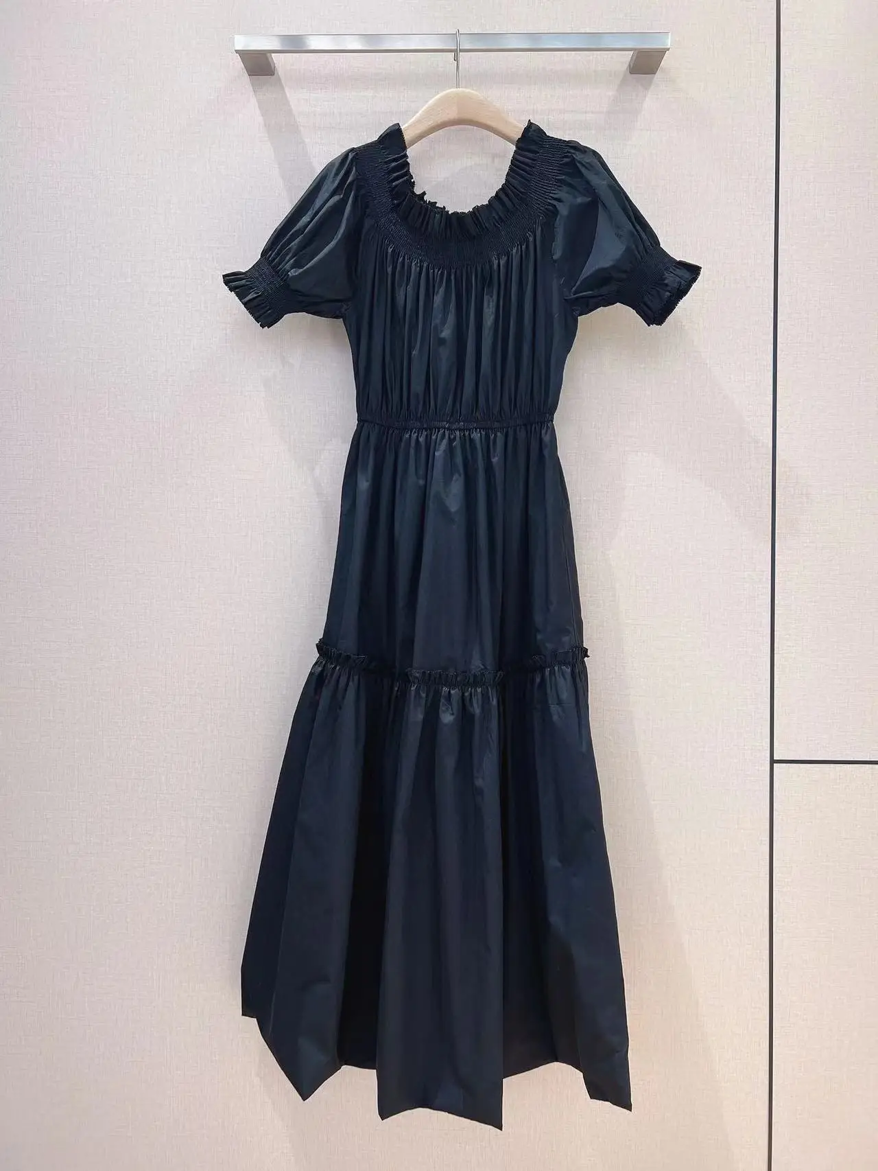 Fyion HIGH QUALITY Newest 2022 Holiday Fashion Runway Sexy Women's Solid Red / Black Long Ladies Popular Dress
Fyion HIGH QUALITY Newest 2022 Holiday Fashion Runway Sexy Women's Solid Red / Black Long Ladies Popular Dress