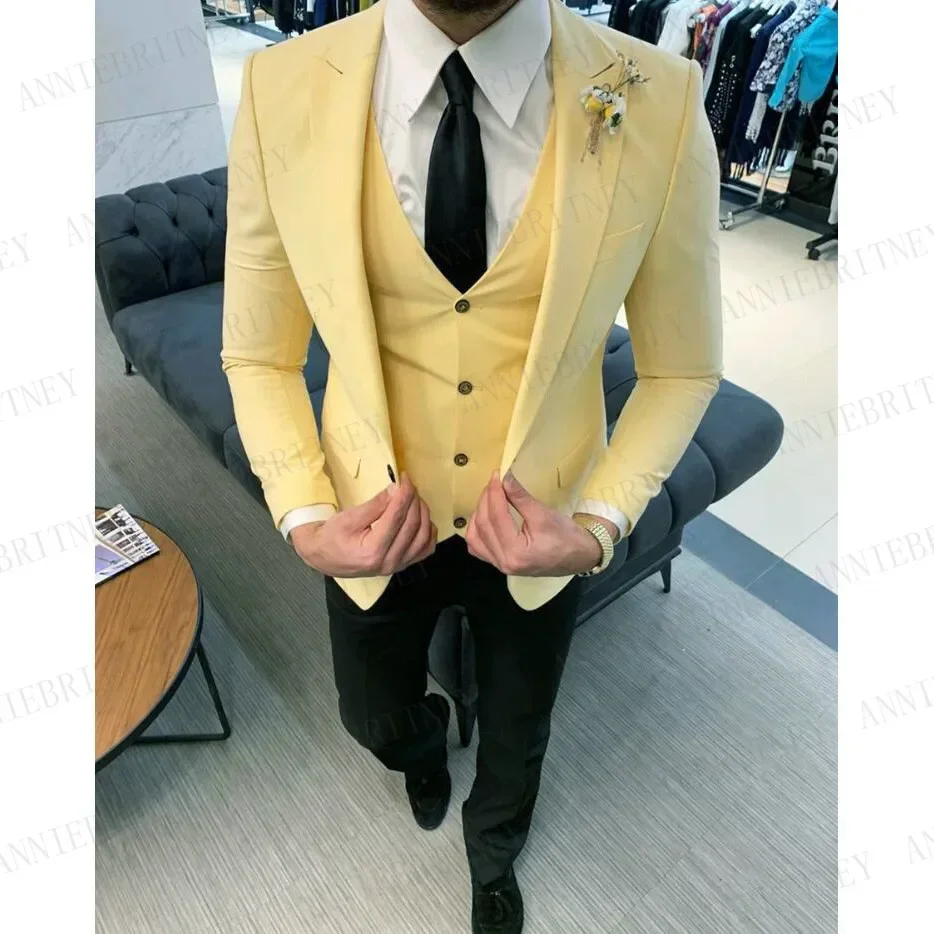 

2024 Light Yellow Elegant Suits For Men Groom Tuxedo Prom Slim Fit Blazers Hombre Casual High Quality 3 Piece Set Costume Homme