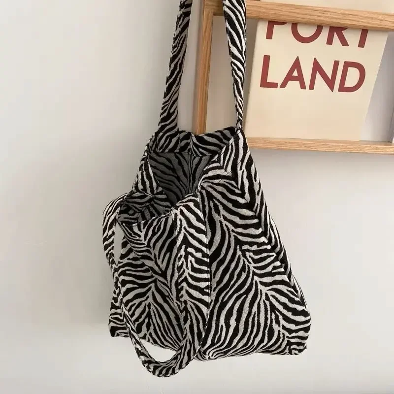 

Vintage Women Shoulder Bag Creative Zebra Stripes Canvas Tote Handbags Large Capacity Underarm Bag Female Travel Shopping Bags
