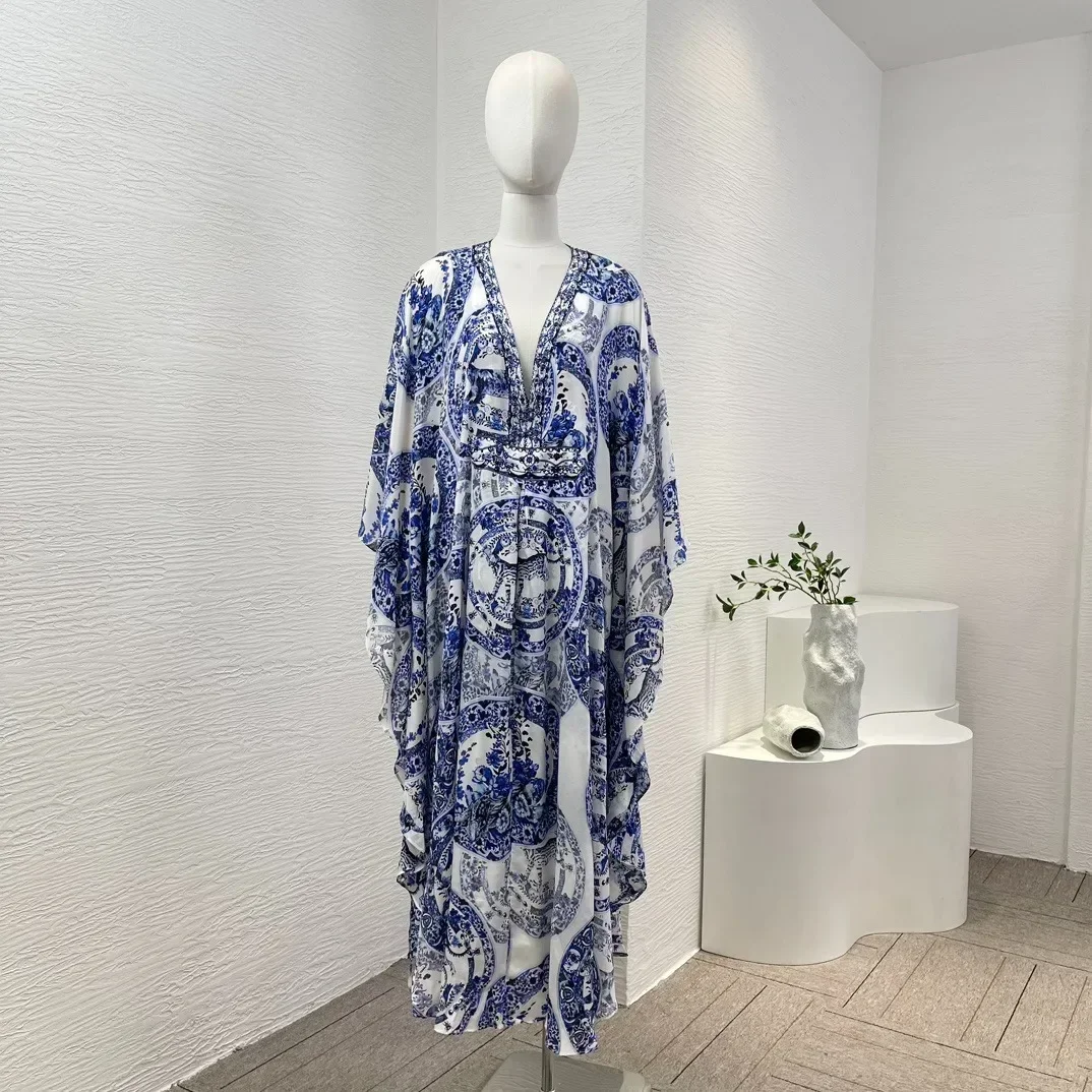 White Women Collection 2024 Silk High Quality Re-tro Blue Floral Print Long Sleeve Diamonds Lace-up Loose Midi Dress
White Women Collection 2024 Silk High Quality Re-tro Blue Floral Print Long Sleeve Diamonds Lace-up Loose Midi Dress