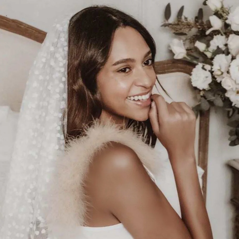 New Heart Trim Veil White Bridal Veils Tulle Two Layers In Stock Wedding Veils with Heart for Wedding Party Accessories
New Heart Trim Veil White Bridal Veils Tulle Two Layers In Stock Wedding Veils with Heart for Wedding Party Accessories