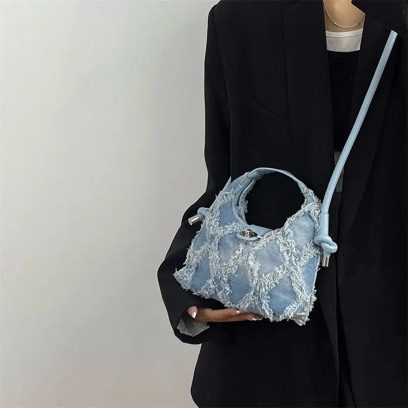 High Quality Women's Shoulder Bag 2024 New Tassel Splicing Sewing Thread Handbag Fashion Crossbody Bags
High Quality Women's Shoulder Bag 2024 New Tassel Splicing Sewing Thread Handbag Fashion Crossbody Bags