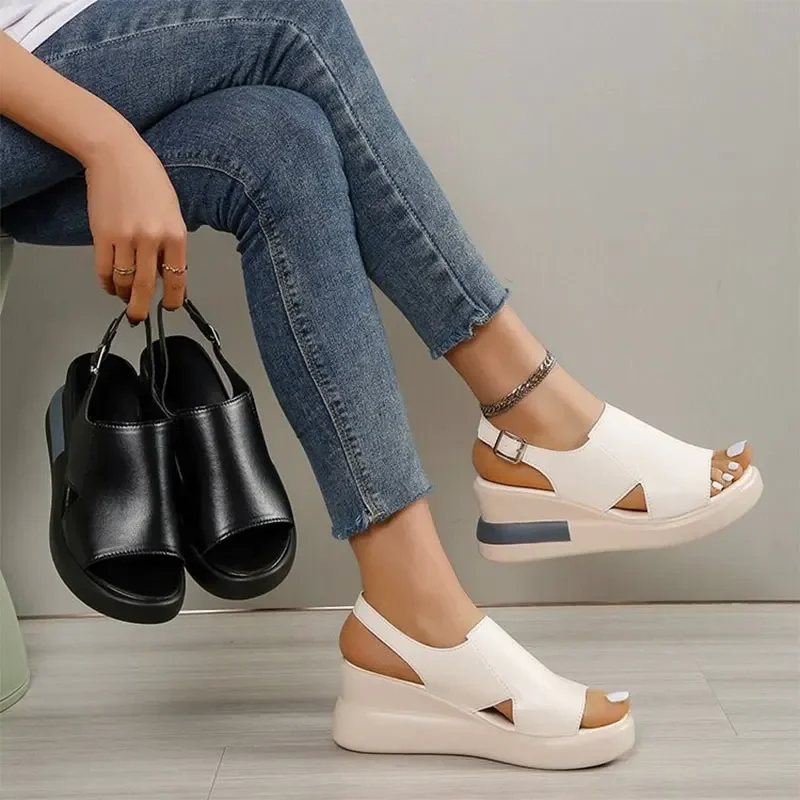 

Cross-border foreign trade summer new versatile comfortable casual fashion large-size slope heel sandals women