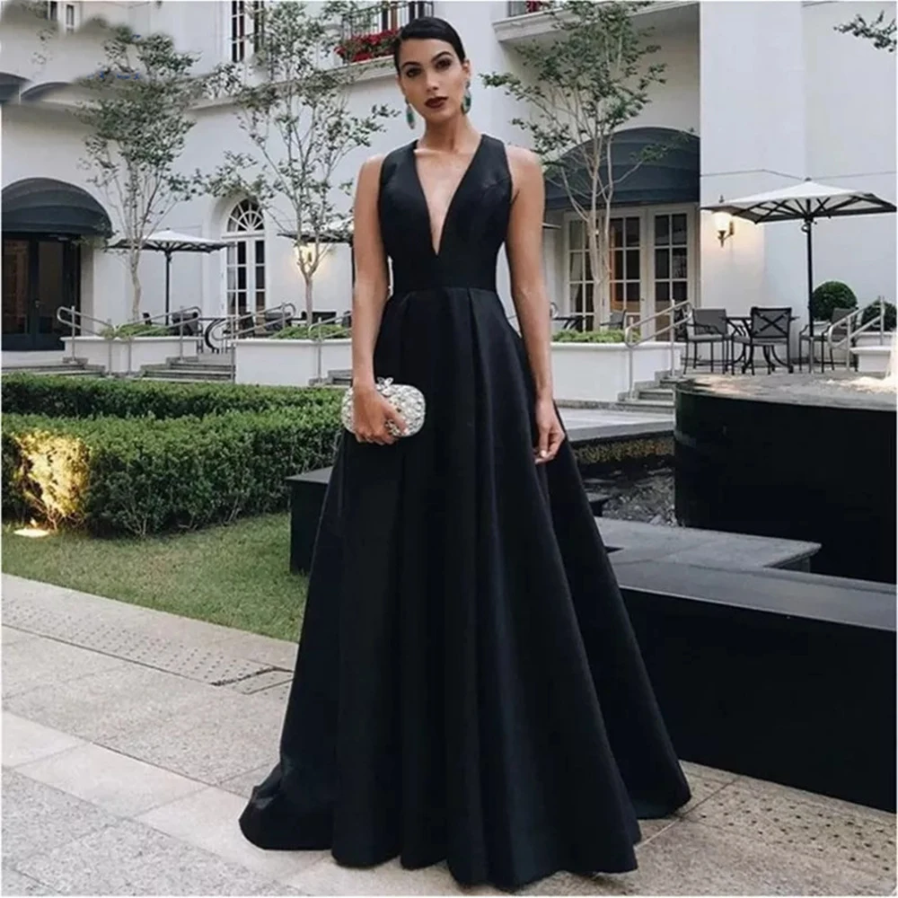 Black Sexy V-Neck Halter Sleeveless Women Evening Dress Cross Straps Gown Wedding Party Simple Backless Vestidos De Festa Longo
Black Sexy V-Neck Halter Sleeveless Women Evening Dress Cross Straps Gown Wedding Party Simple Backless Vestidos De Festa Longo