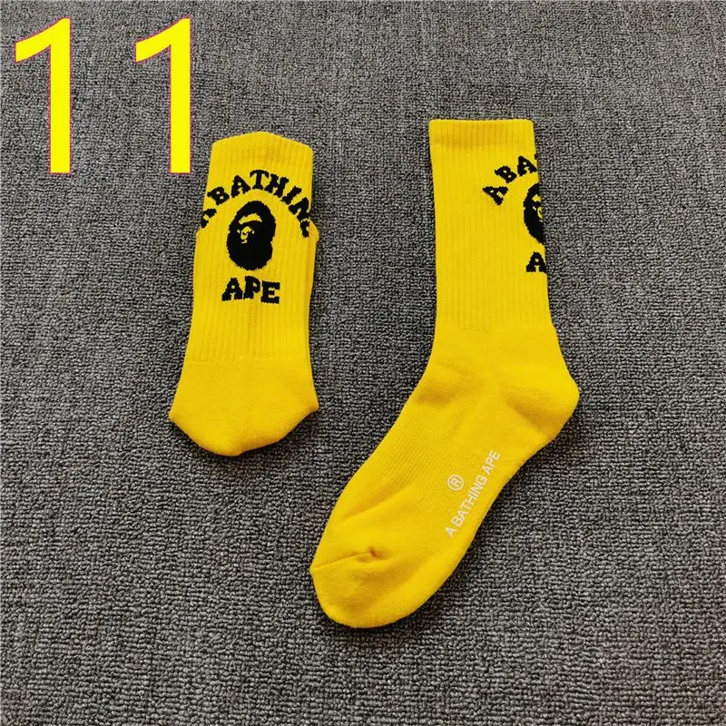 Calcetines de tubo medio bordados, de algodón grueso, para monopatín, baloncesto, deportes, venta al por mayor Calcetines de tubo medio bordados, de algodón grueso, para monopatín, baloncesto, deportes, venta al por mayor