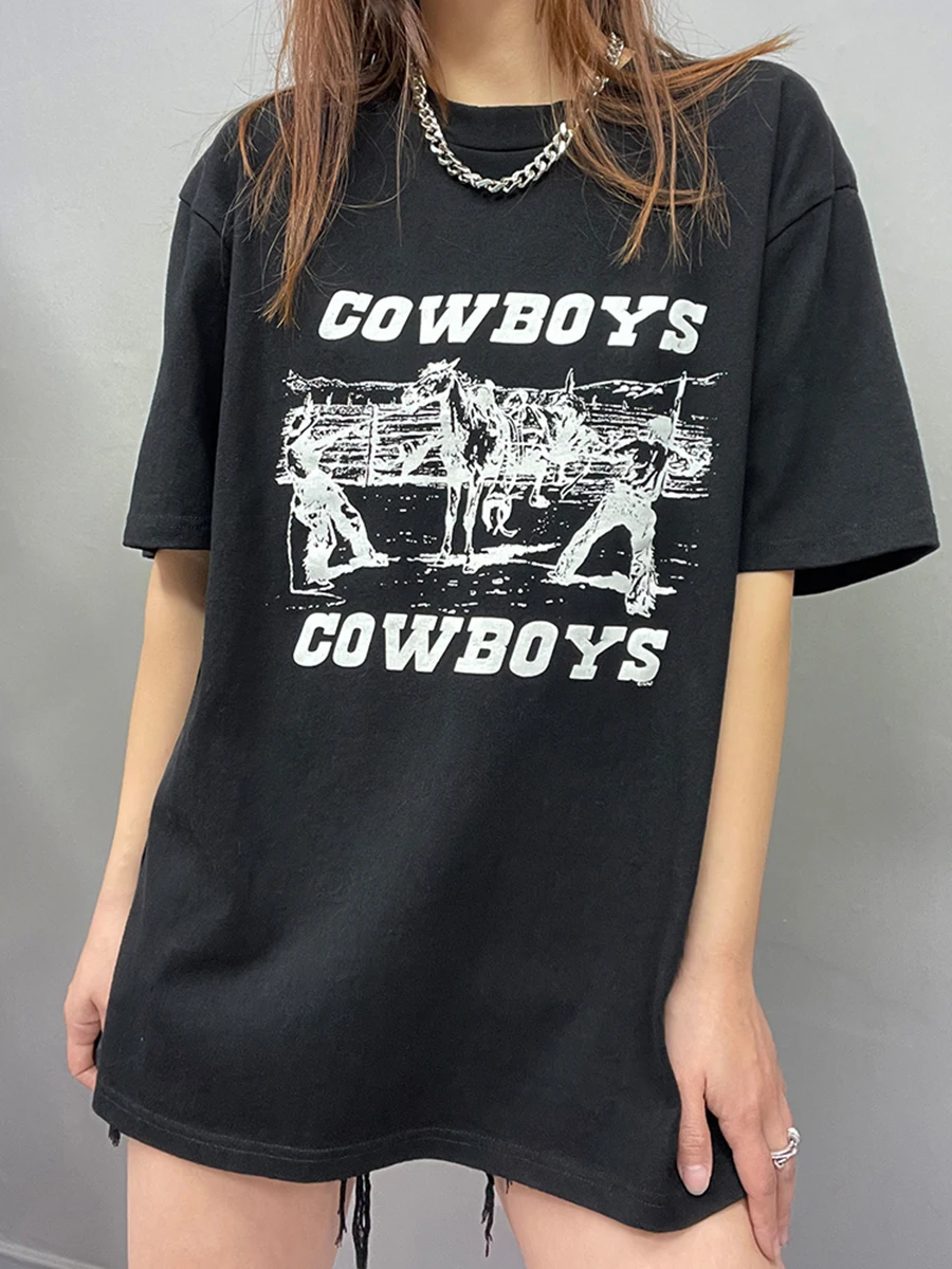 Футболка женская оверсайз с круглым вырезом и коротким рукавом
Футболка женская оверсайз с круглым вырезом и коротким рукавом