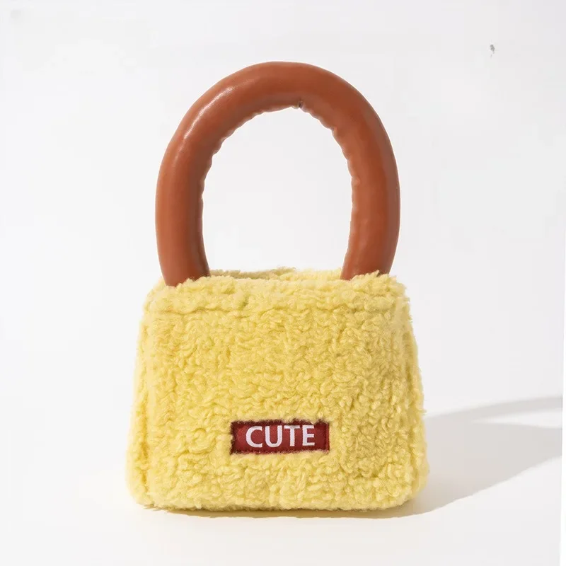 Autumn and winter new lamb wool bag niche design cute handbag Lamb wool small square bag hand bag Hasp Fashion
Autumn and winter new lamb wool bag niche design cute handbag Lamb wool small square bag hand bag Hasp Fashion