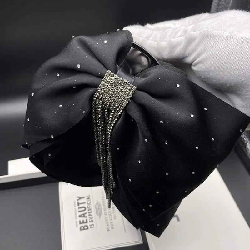 Высококачественная Черная шпилька для волос с инкрустированными бриллиантами и бантом для женщин с высоким конским хвостом на задней части головы шпилька для волос
Высококачественная Черная шпилька для волос с инкрустированными бриллиантами и бантом для женщин с высоким конским хвостом на задней части головы шпилька для волос