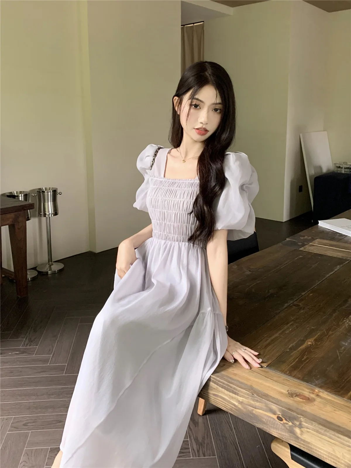 2024 New Sweet Bubble Sleeves Chiffon Dress for Women's Summer Retro Square Neck, Waist Wrapped, Slim Solid Color Long Dress 
2024 New Sweet Bubble Sleeves Chiffon Dress for Women's Summer Retro Square Neck, Waist Wrapped, Slim Solid Color Long Dress
