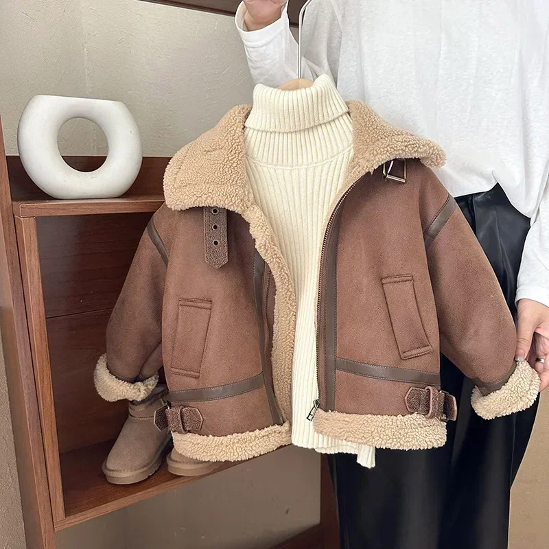 Cashmere Leather Jacket Winter Keep Warm Boys Jacket Thick Lining with Plush Fur Collar Hooded Heavy Coat for Kids Girls Coats
Cashmere Leather Jacket Winter Keep Warm Boys Jacket Thick Lining with Plush Fur Collar Hooded Heavy Coat for Kids Girls Coats