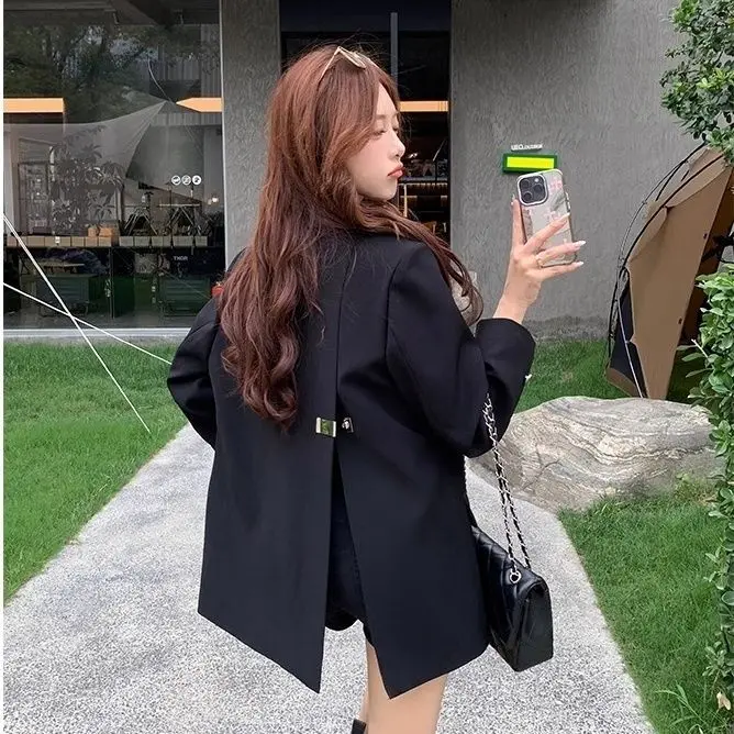 Women's Autumn Vintage Casual Split Black Blazers Suit Coat Casual Solid Color Metal Button Loose Blazers Coat Woman Clothing
Women's Autumn Vintage Casual Split Black Blazers Suit Coat Casual Solid Color Metal Button Loose Blazers Coat Woman Clothing