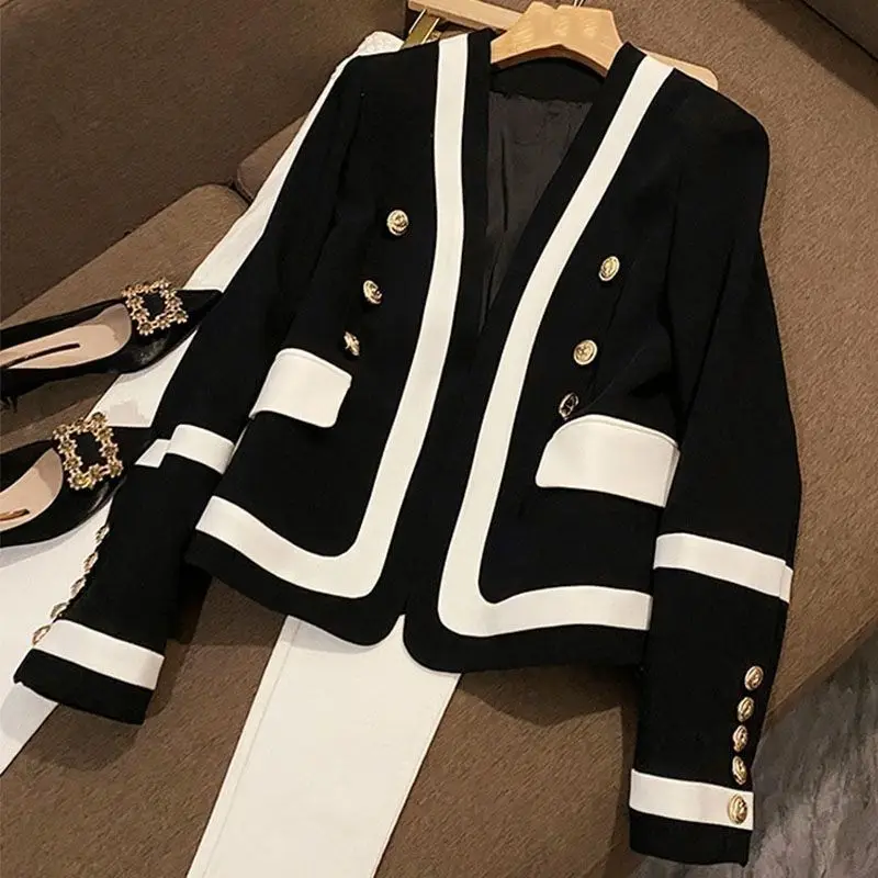 European Black And White Color Contrast Suit Jacket Women's Autumn New High Grade Light luxury Metal Breasted Versatile Coat
European Black And White Color Contrast Suit Jacket Women's Autumn New High Grade Light luxury Metal Breasted Versatile Coat