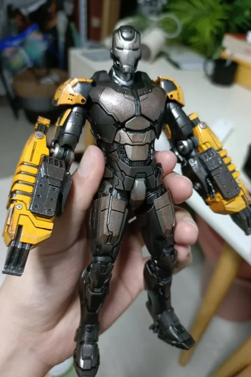 Comicave Cs сплав 1/12 "Железный человек Mk25 Raider классический механический Mk25 1:1 Реплика передвижное настольное украшение для мальчиков подарок Классический
Comicave Cs сплав 1/12 "Железный человек Mk25 Raider классический механический Mk25 1:1 Реплика передвижное настольное украшение для мальчиков подарок Классический