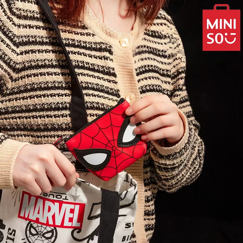 MINISO комиксы Marvel Человек-паук Кошелек для монет анимация Портативная сумка Мини водонепроницаемая сумка для карт детская игрушка Рождественский подарок
MINISO комиксы Marvel Человек-паук Кошелек для монет анимация Портативная сумка Мини водонепроницаемая сумка для карт детская игрушка Рождественский подарок