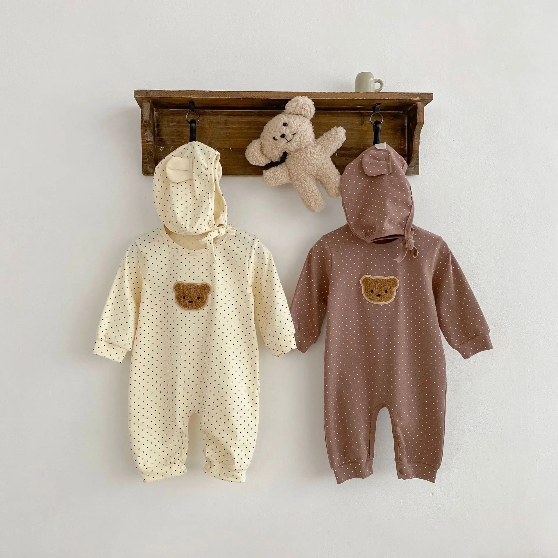 2023 Spring Autumn Baby Romper Cute Bear Toddle Boys And Girls Long Sleeve Jumpsuit And Hat 2 Piece Polka Dot Crawling suit
2023 Spring Autumn Baby Romper Cute Bear Toddle Boys And Girls Long Sleeve Jumpsuit And Hat 2 Piece Polka Dot Crawling suit