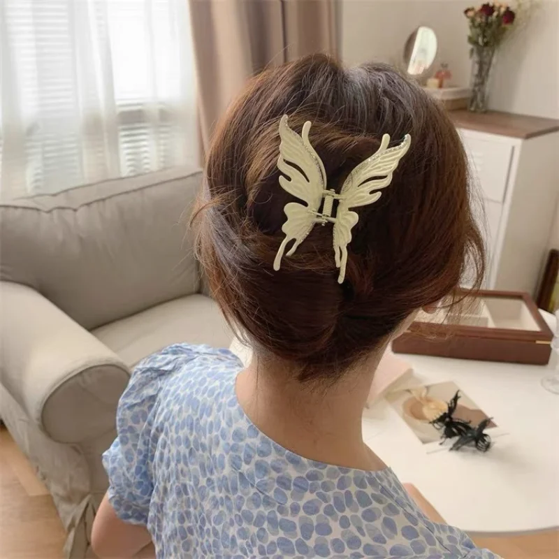 Korean Butterfly Metal Hair Clip for women Black and white elegance Hair Claw Ladies Hairpin Shark Clip Girls Hair Accessories
Korean Butterfly Metal Hair Clip for women Black and white elegance Hair Claw Ladies Hairpin Shark Clip Girls Hair Accessories